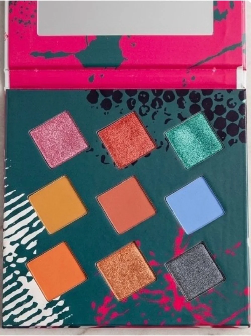 Hank & Henry Living In Color Eyeshadow Palette